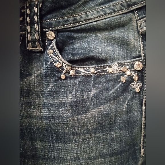 Women's Grace in LA - Picture 5 of 12